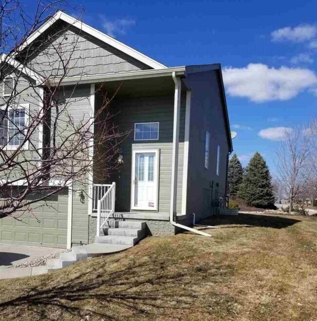 16204 Camden Ave in Omaha, NE - Foto de edificio - Building Photo