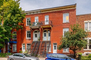 801 Du Couvent Rue in Montréal, QC - Building Photo