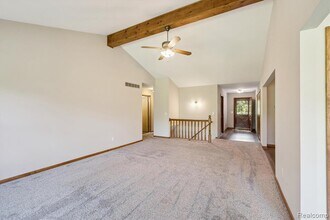 10419 Maple Rd in Hartland, MI - Building Photo - Building Photo