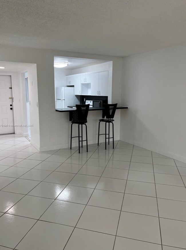 1920 Sabal Palm Dr in Davie, FL - Building Photo - Building Photo