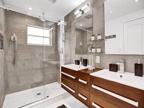 1273 NE 92nd St in Miami Shores, FL - Building Photo - Building Photo