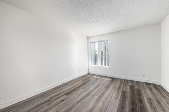 Talavera Apartments in Reseda, CA - Building Photo - Interior Photo