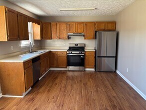 208 Colwell Ln in Manchester, TN - Building Photo - Building Photo