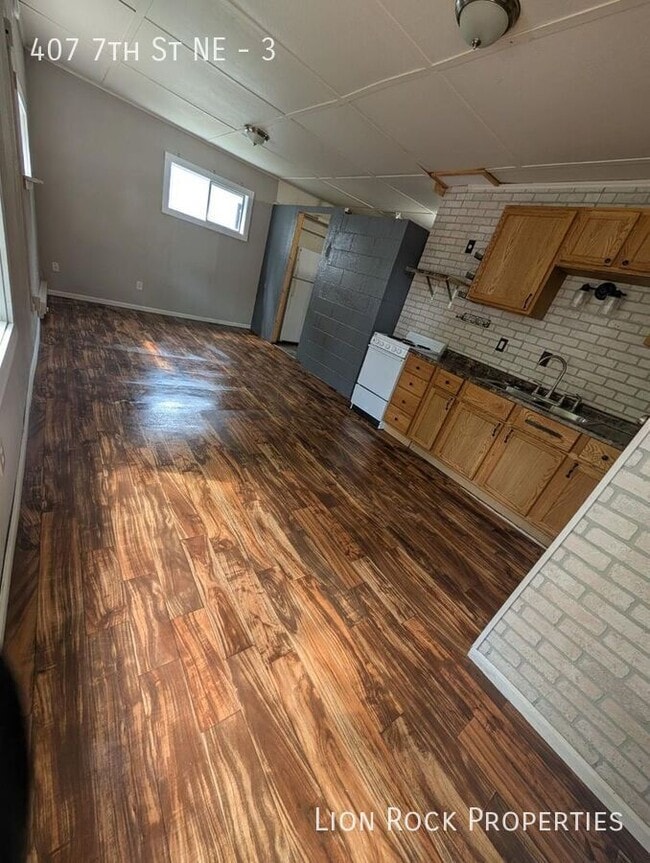 property at 407 7th St NE