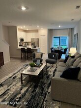 4302 Leeward Breeze Lp in Middleburg, FL - Building Photo - Building Photo