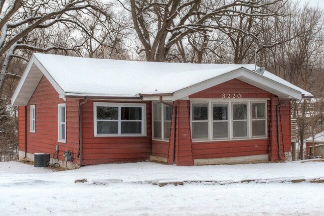 3220 S Union St in Des Moines, IA - Building Photo - Building Photo