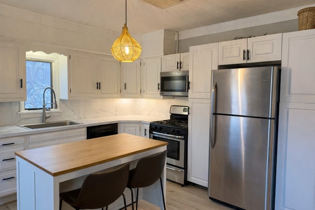 property at 217 E Walnut St