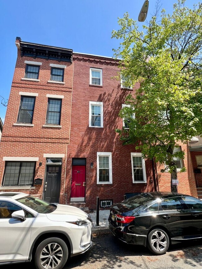 411 Poplar St in Philadelphia, PA - Building Photo - Building Photo