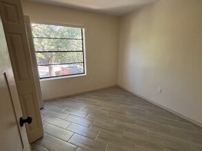 4 Atrium Dr in Orlando, FL - Building Photo - Building Photo