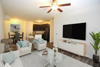 Landon Creek Apartments in Greensboro, NC - Foto de edificio - Building Photo
