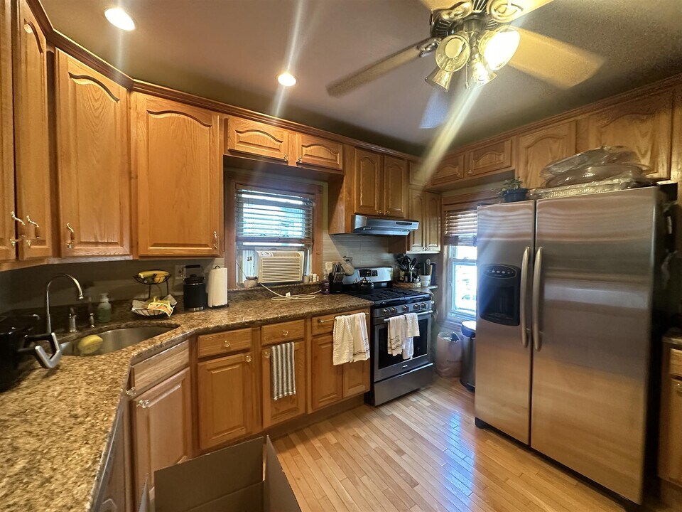 82 Wheatland St, Unit 2 in Somerville, MA - Building Photo