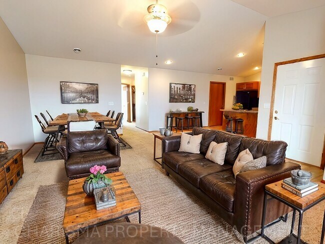 304 Harvest Trl in Harrisburg, SD - Building Photo - Building Photo