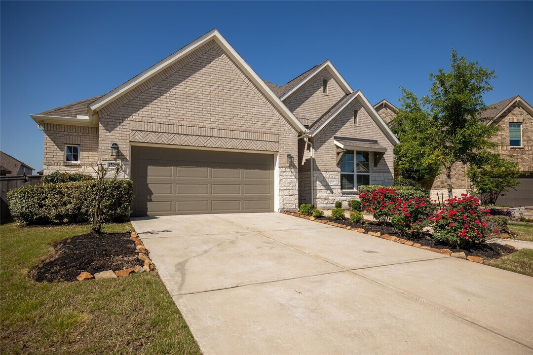 15219 Armadillo Lookout Trail in Cypress, TX - Building Photo