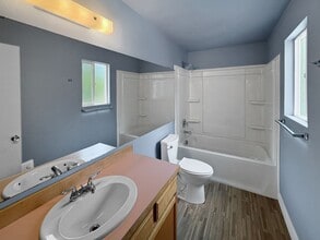 425 45th St SW in Everett, WA - Building Photo - Building Photo