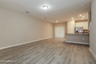 7419 Palm Hills Dr in Jacksonville, FL - Building Photo - Building Photo