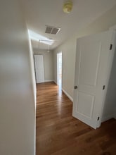 12 Railroad Ave in Foxboro, MA - Foto de edificio - Building Photo