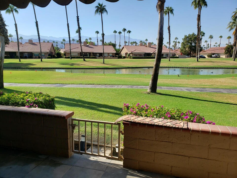 36 Joya Dr in Palm Desert, CA - Foto de edificio