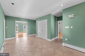 901 Walker Rd in Great Falls, VA - Building Photo - Building Photo