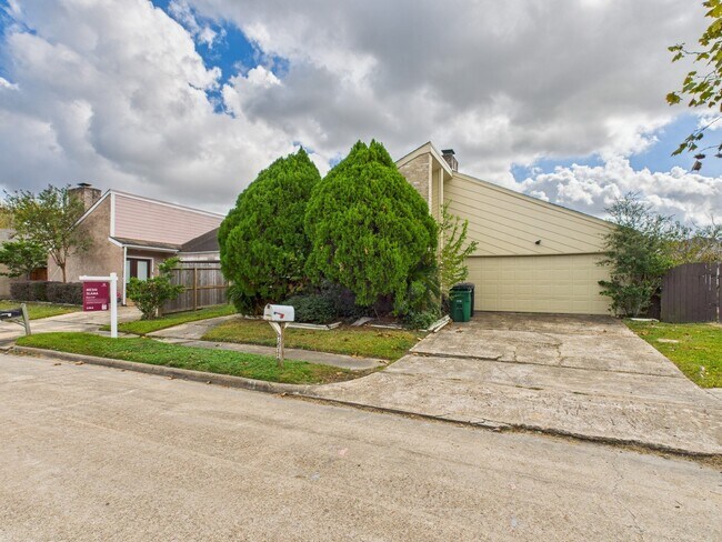 7611 Hopewell Ln in Houston, TX - Foto de edificio - Building Photo