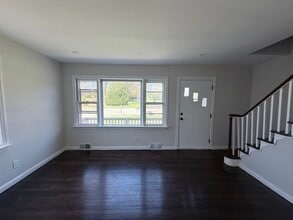 26 Orchard Ave in Pennington, NJ - Building Photo - Building Photo