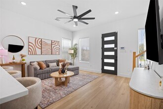 9019 Comal St in Houston, TX - Building Photo - Building Photo