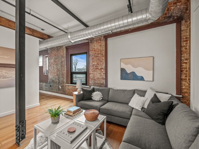 1410 Gratiot Ave in Detroit, MI - Foto de edificio - Building Photo