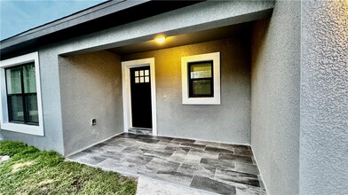 7002 Schumacher Rd in Sebring, FL - Building Photo - Building Photo