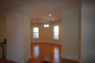 8 Rockledge St, Unit 1 in Boston, MA - Building Photo - Building Photo