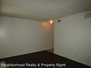 2906 Sweeney Ln in Austin, TX - Foto de edificio - Building Photo