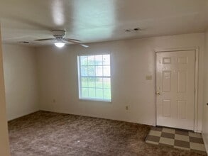 350 S Davis St in Conway, AR - Building Photo - Building Photo