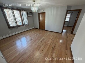 365 West Ave in Ludlow, MA - Foto de edificio - Building Photo