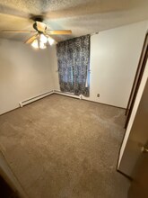 450 Elm Ave in Estes Park, CO - Foto de edificio - Building Photo