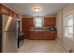 1220 Burr St N in St. Paul, MN - Building Photo - Building Photo