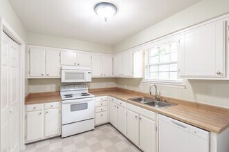 114 Deer Point Ln in Hendersonville, TN - Building Photo - Building Photo