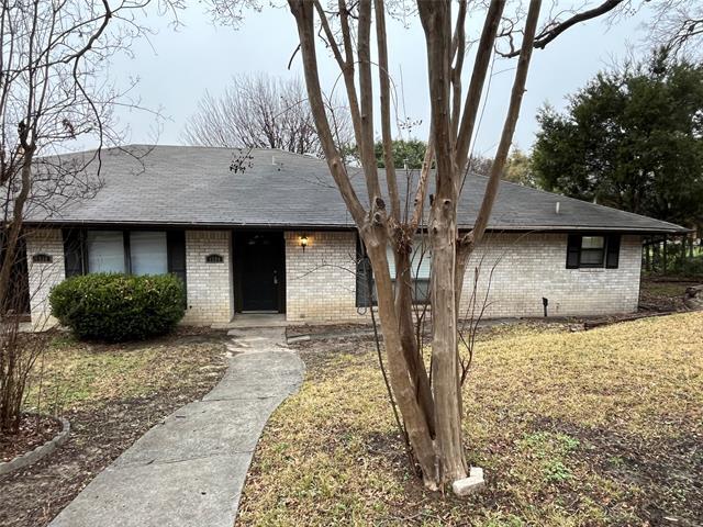 1504 Parkside Dr in Carrollton, TX - Building Photo