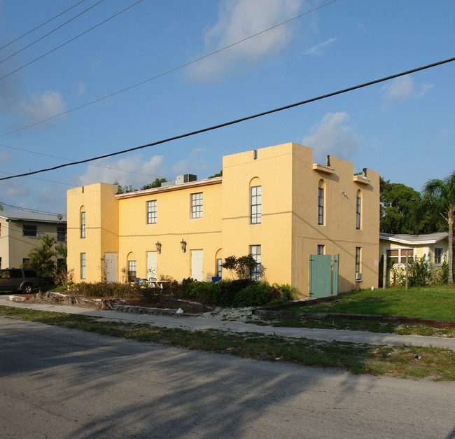 1800 SW 11th St in Fort Lauderdale, FL - Foto de edificio - Building Photo