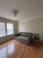 125 Manhattan Ave, Unit 1 in Jersey City, NJ - Building Photo - Building Photo