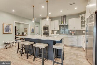 4000 Herons Nest Wy, Unit 42 in Chester, MD - Building Photo - Building Photo