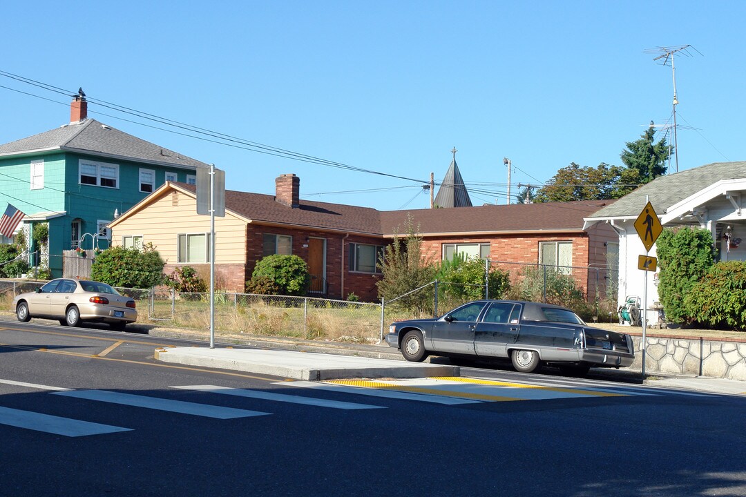 7541-7545 N Denver Ave in Portland, OR - Building Photo