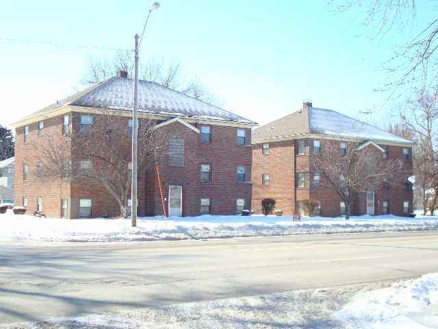 1003-1011 W Locust St in Davenport, IA - Foto de edificio