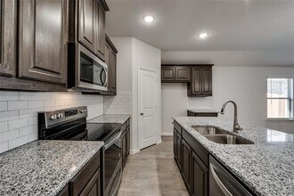 504 Paloma St in Weatherford, TX - Building Photo - Building Photo