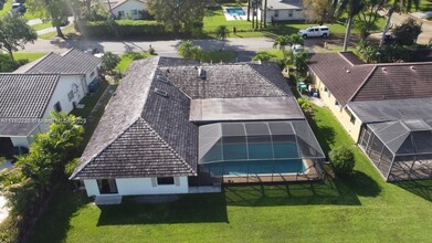 1060 NW 110th Ln in Coral Springs, FL - Foto de edificio - Building Photo