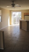 1712 Oak Country Ln in Las Vegas, NV - Building Photo - Building Photo