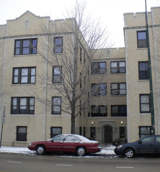 305 N Central Park Ave in Chicago, IL - Building Photo