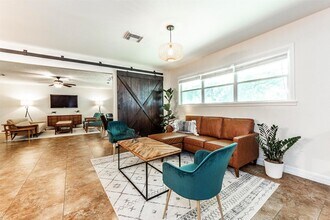 11 10th Ave N in Texas City, TX - Building Photo - Building Photo