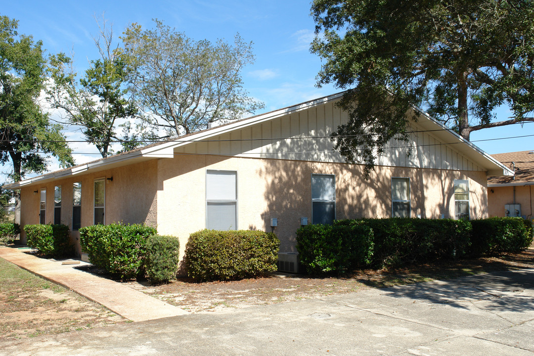 60 Lincoln Dr in Fort Walton Beach, FL - Building Photo