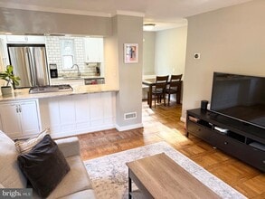819 S Irving St in Arlington, VA - Building Photo - Building Photo