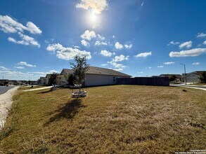 8127 Glasgow Dr in San Antonio, TX - Foto de edificio - Building Photo