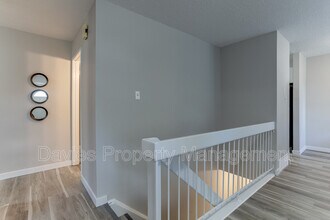 7032 Mill Woods Rd S in Edmonton, AB - Building Photo - Building Photo