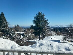 3444 Glen Creek Rd NW in Salem, OR - Foto de edificio - Building Photo